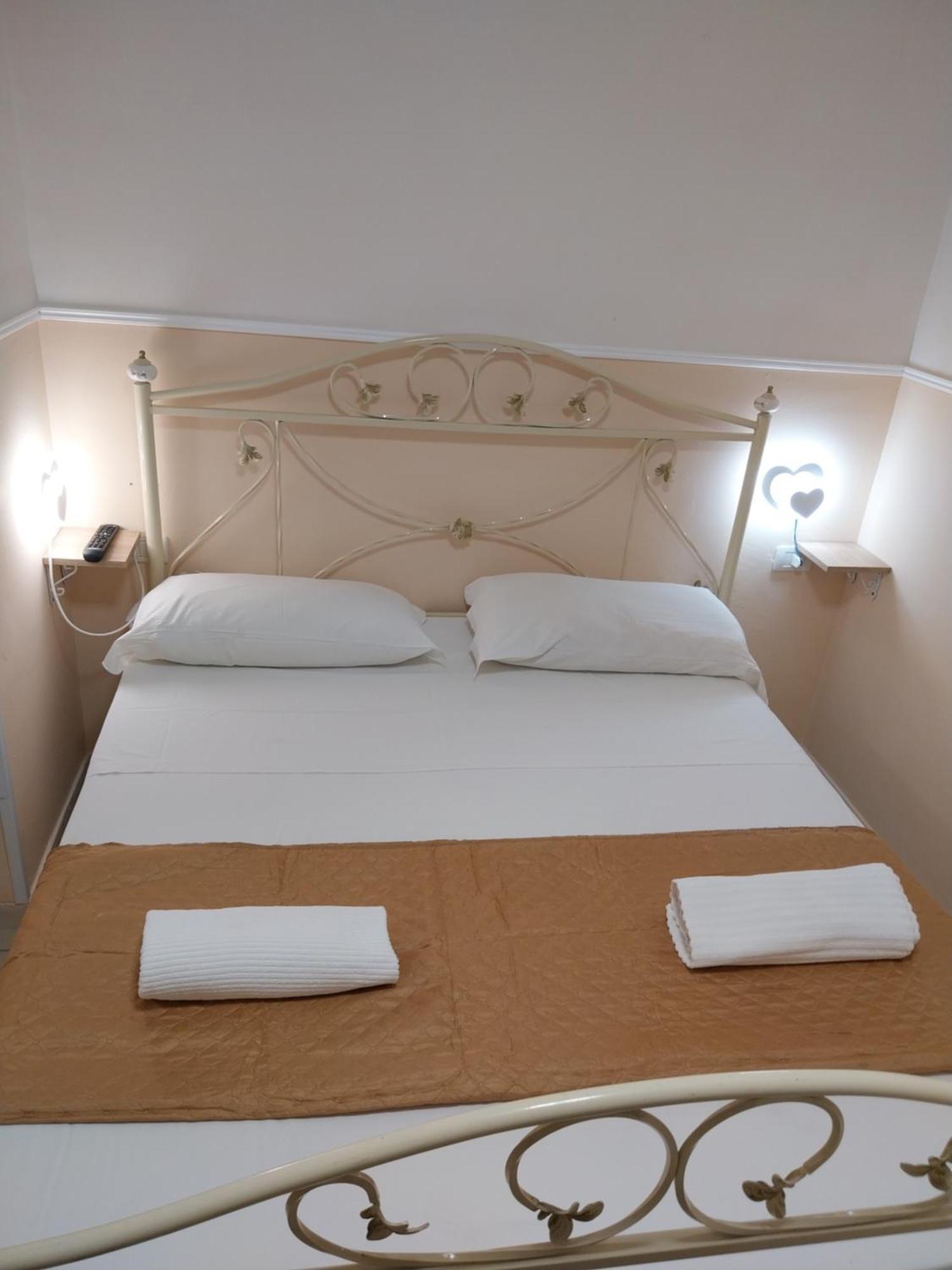 Sahary Hostel Naples Luaran gambar
